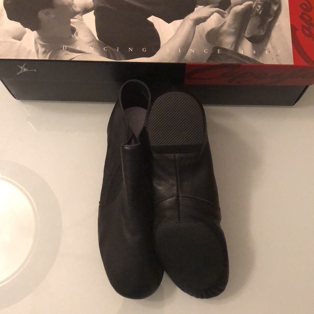 Kids Size 3 FITS LIKE SIZE 2 Black Jazz Dance Shoes